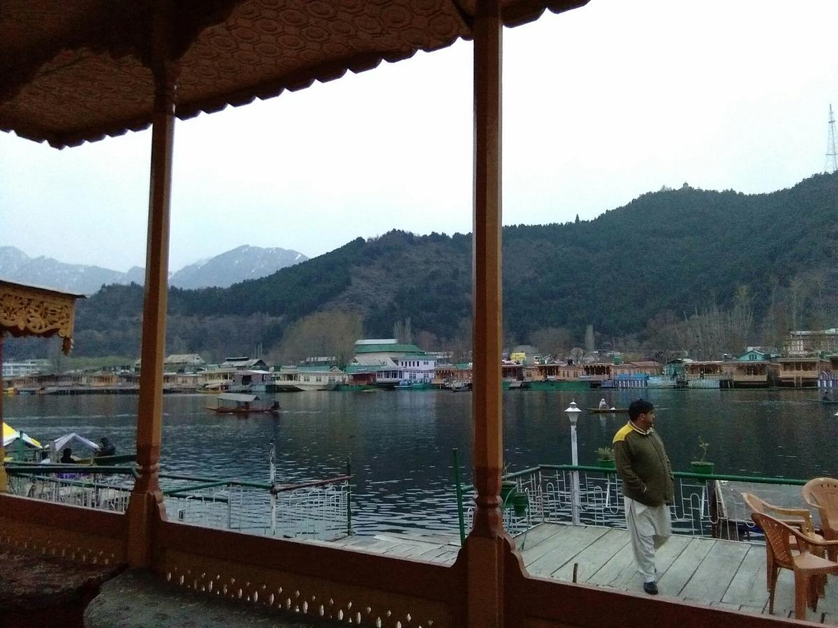 Houseboat - City Of Kashmir Hotell Srīnagar Eksteriør bilde
